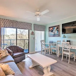  Apartment Coastal With Balcony And Luxe Amenities!